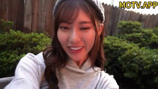 顶级女模最新！颜值巅峰秀人网当红女神模特【谢小蒽】诱人私拍，超细丁字泳裤勒住肥鲍露两瓣微露奶
